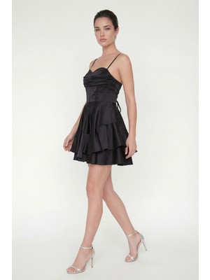 Lafaba Kadın Siyah Ince Askılı Volanlı Mini Saten Mezuniyet Abiye Elbise