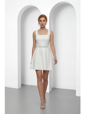 Lafaba Kadın Beyaz Kare Yaka Kemerli Mini Mezuniyet Abiye Elbise