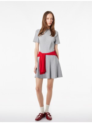 Koton Kısa Kollu Bisiklet Yaka Mini Kloş Elbise