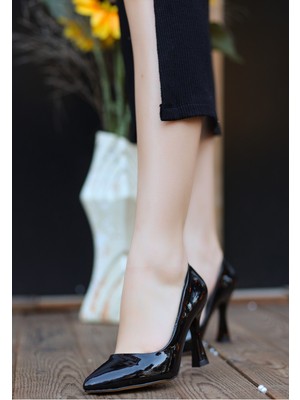 Ulba Siyah Rugan Stiletto Ayakkabı 8 cm Topuk Erbilden