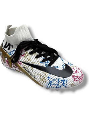 Walked 041-26 Çoraplı Erkek Halı Saha Çivili Krampon Beyaz Siyah