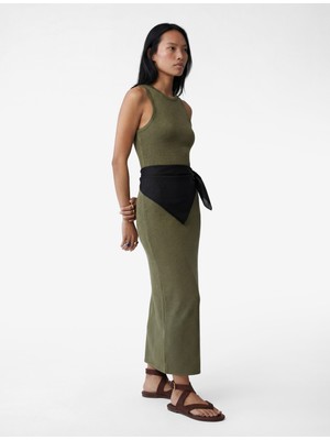 Koton Slim Fit Kolsuz Bisiklet Yaka Parıltılı Kalem Elbise