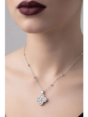Gümüş Renk Beyaz Taş Yonca Damla Taşlı Model Top Zincir Çelik Kolye