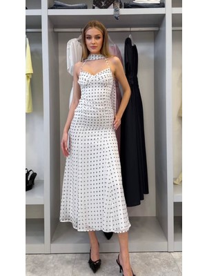 Nihanello Butik Puantiyeli Atkılı Beyaz Elbise