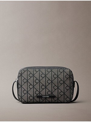 Calvin Klein Kadın Emblem Aop Jacquard Camera Omuz Çantası