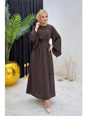 Neşeli Butik Kadın Kahverengi Pelerinli Bel Bağlama Detaylı Tesettür Elbise NMS088