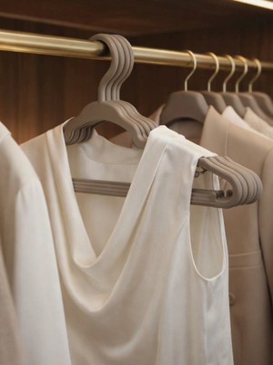 Vichy 5’li Kaymaz Yüzeyli Askı 29,2 cm – Bej Renk Çocuk & Bebek Elbise Askısı VCH-7022