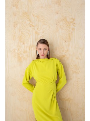 Kameya Sırt Volanlı Drapeli Midi Elbise