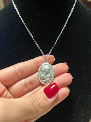 Vintage Takı Gümüş Renk Antik Helenistik Kadın Silüetli Madalyon Kolye / Vintage Cameo Tarzı Kabartma Figürlü Oval Kolye