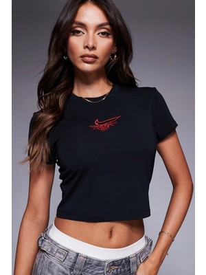 Nike Chill Valentines Day Baby Crop Slim Fit T-Shirt Kadın Crop Dar Kesim Tişört Siyah