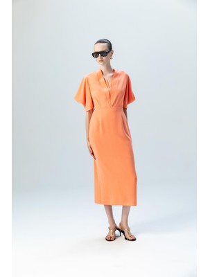 Kameya Sırt Dekolteli Midi Elbise