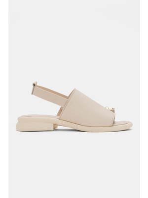 Selin Shoes Savelle Hakiki Deri Arkadan Lastik Detaylı Parmak Arası Kadın Sandalet- Ekru