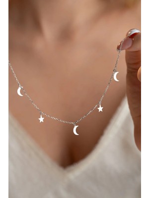 Nereze 925 Ayar Gümüş Rodyum Kaplama Sade Ay Yıldız Figürlü Şans Kolye