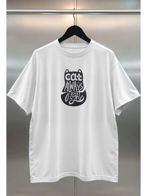 Buzagi Kedi Her Zaman Haklıdır Oversize Dijital Baskılı Beyaz Tişört