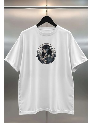 Buzagi Kurukafa ve Üzgün Kız Oversize Dijital Baskılı Beyaz Tişört