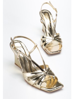 Tina Dolgu Topuklu Ayakkabı