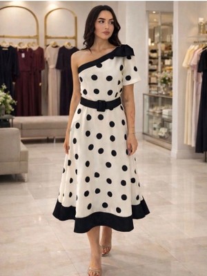 Stores36 Kadın Omuz Dekolteli Fiyonk ve Puantiye Detay Maxi Boy Elbise