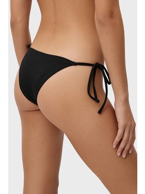 Guess 4g Logolu Bağlamalı Bikini Altı E6GO15KCUO2 Bayan Bikini Altı E6GO15 Kcuo2 Jblk
