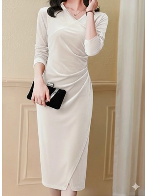 Stores36 Kadın Uzun Kollu Kruvaze Yakalı Yandan Büzgülü Önden Çapraz Detaylı Midi Kadife Elbise