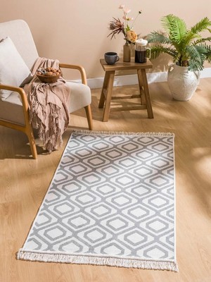 LC Waikiki Püsküllü Halı 80X140 cm  (S6)