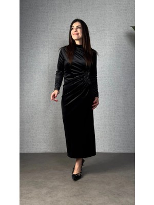 Stores36 Kadınbalıkçı Yaka Büzgü ve Taş Işleme Detay Maxi Boy Kadife Elbise