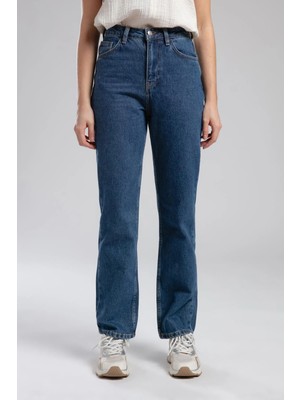 Clara Normal Bel Normal Kesim Düz Paça Mavi Kadın Jean Pantolon