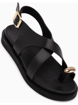 Limoya Jolie Siyah Tokalı Parmak Arası Kadın Sandalet