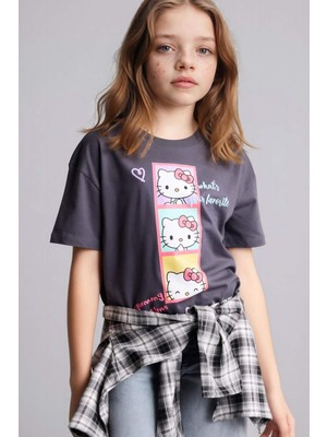 DeFacto Hello Kitty  Relax Fıt Bisiklet Yaka Kısa Kollu Tişört Kız ÇOCUK H1539A826SM