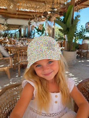 Aydın Şapkacınız Kız Çocuk Yazlık Şapka 3-6 Yaş | Çiçek Desenli, Ayarlanabilir Cırtlı, Güneş Korumalı Şapka