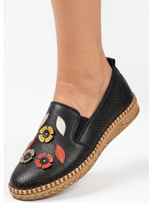 Shoemix Kadın Siyah Hakiki Deri Çiçek Süslü Günlük Comfort Ayakkabı