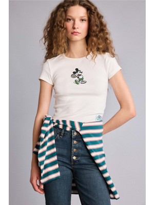 DeFacto Disney Mickey & Minnie Fitted Nakışlı Tişört G9575AX26SP