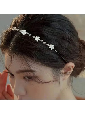 Blue Cat Bijouterie Şık Çiçekli Saç Taçı