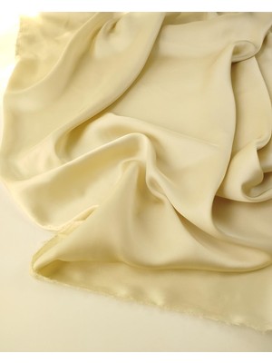 Kumaş Parça Bej Renkte Ince Saten En: 145CM