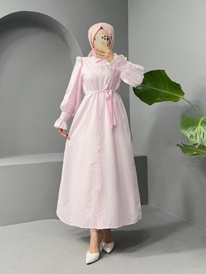 Modamorfo Önü Düğmeli Dantel Detaylı Kemerli Elbise -Pudra