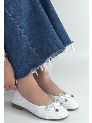 buğrahayalin Jnues Beyaz Deri Babet Ayakkabı