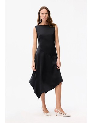 Adl Kolsuz Yırtmaç Detaylı Asimetrik Elbise Siyah 12444907003