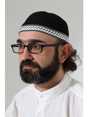 İhvan Online Milad Şerit Detaylı Namaz Takkesi, Desenli Makine Örgüsü Takke - Siyah