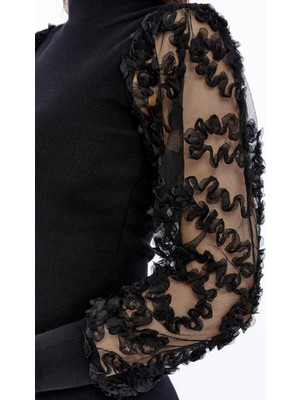 Select Moda Kadın Balıkçıl Yaka Kolu Tüllü Dantel Detaylı Midi Boy Kaşkorse Elbise