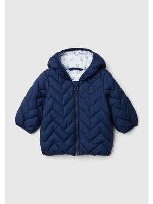 United Colors Of Benetton Bebek Lacivert Göğsü Logo Baskılı Zikzak Desenli Kulaklı Kapüşonlu Mont