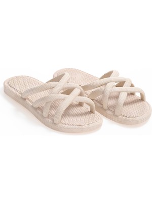 Gezer Kaydırmaz Taban Yazlık Kız Çocuk Terlik Bej Renk PVC Malzeme ile Banyo ve Plaj İçin