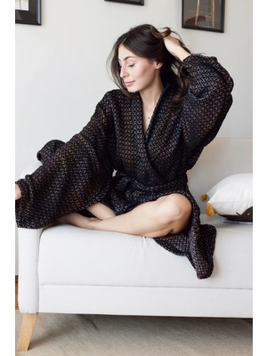 Baytush Kadın Siyah Etnik Desenli Jakarlı Sabahlık / Kimono