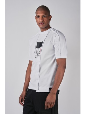Ex-pent Kısa Kollu Beyaz Renkli Asimetrik Kesim Parçalı, Baskılı T-Shirt