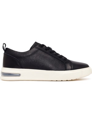 Derimod Erkek Siyah Bağcıklı Kalın Tabanlı Deri Sneaker 26SFD680518