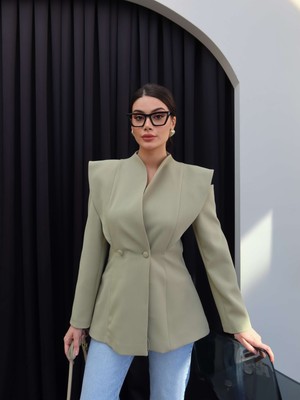 Esra Helvacı Tasarım Omuz Dekolteli Ceket