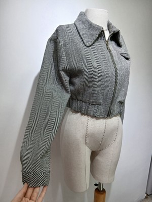 Gizelia Kadın Siyah Beyaz Balıksırtı Desenli Crop Ceket - Fermuarlı Kısa Ceket