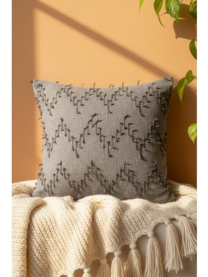 Taş Rengi Zikzak Nakışlı Dekoratif Kırlent Kılıfı