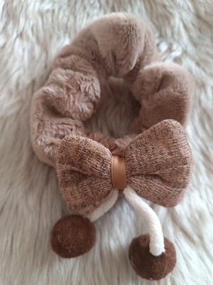 Efna Store Pofuduk Fitilli Fiyonk ve Ponpon Detaylı Peluş Simit Toka(1 Adet)