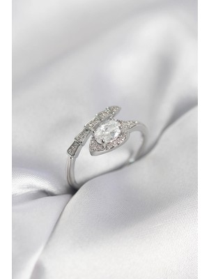 Renklime Yılan Model Gümüş Renk Zirkon Taşlı Kadın Yüzük