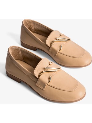 Mubiano Kadın Hakiki Deri Babet Altın Tokalı Şık Loafer Calore Nude