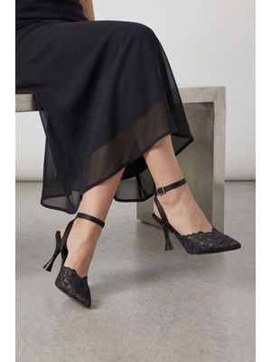 Modezya Ruby Siyah Dantel Detay Bilek Bağlı Kadın Topuklu Ayakkabı